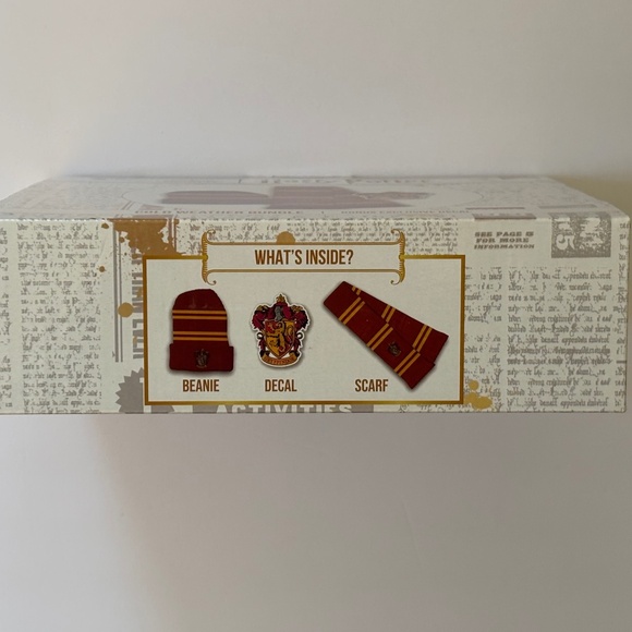 Harry Potter Beanie Hat Scarf Gryffindor Decal Winter Bundle Box Gift Set (14+) - Picture 3 of 5